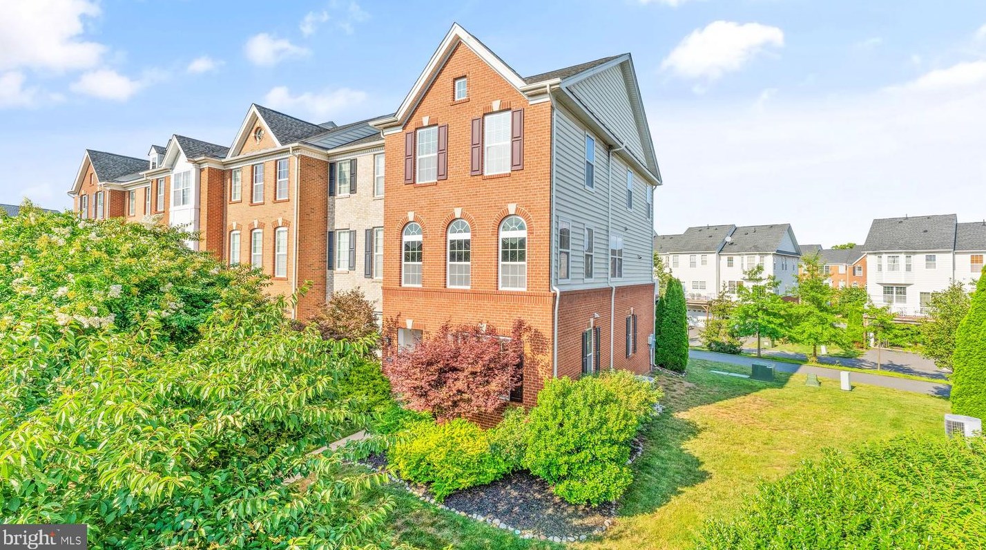 23100 Dunlop Heights Ter, Ashburn, VA 20148-7017