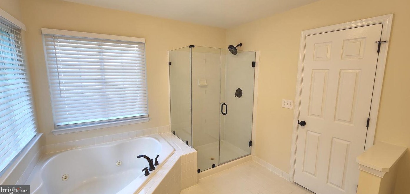 47318 Sterdley Falls Ter, Dulles VA  20165-2472 exterior