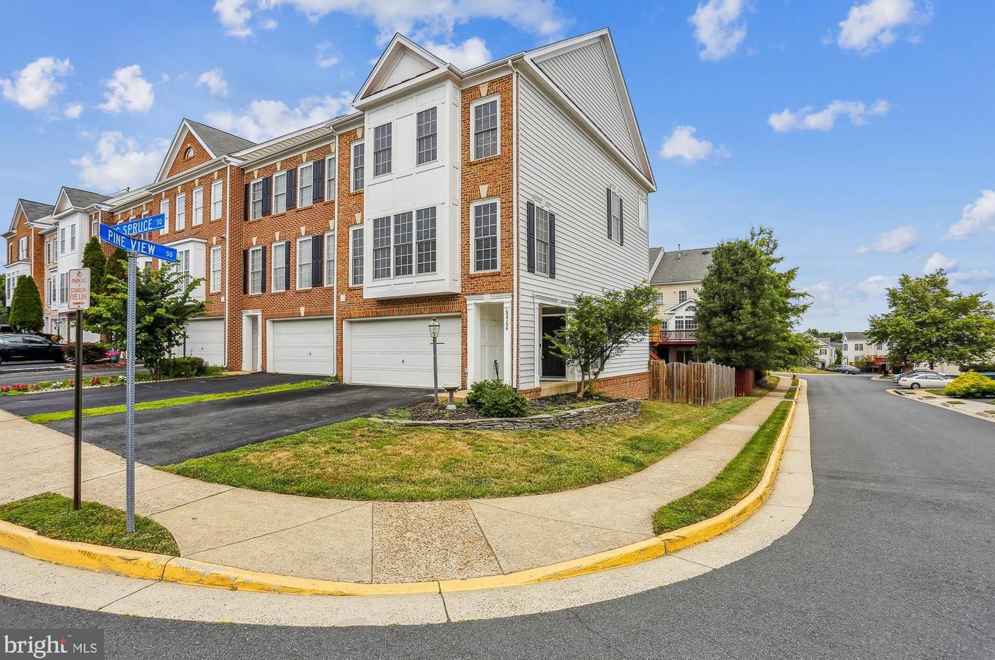 42754 Big Spruce Sq, Leesburg, VA 20176