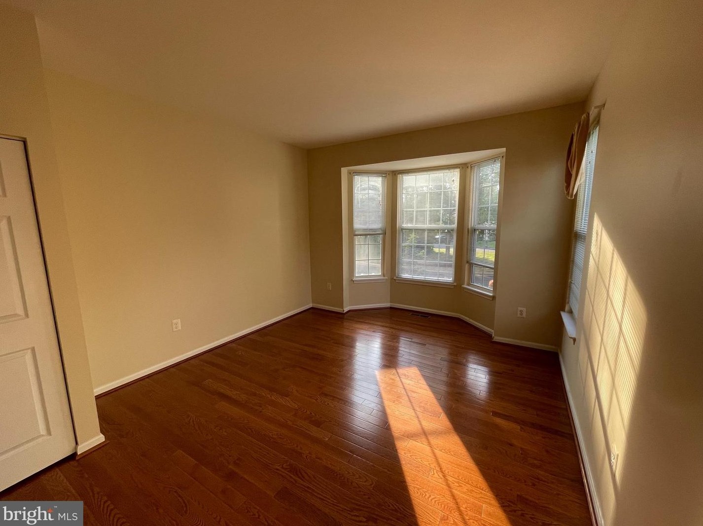 43455 Quigley Ln, Fairfax, VA 20152