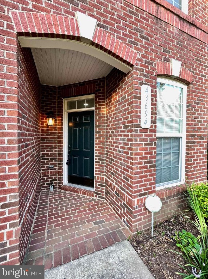 43694 Chicacoan Creek Sq, Leesburg, VA 20176