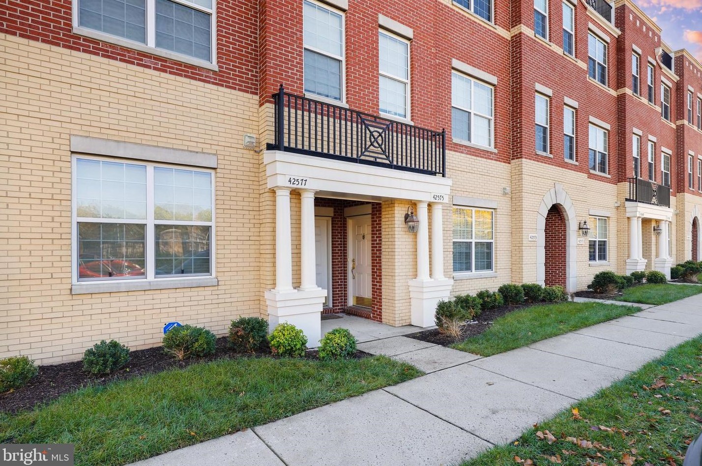 42577 Highgate Ter, Ashburn, VA 20148-6422