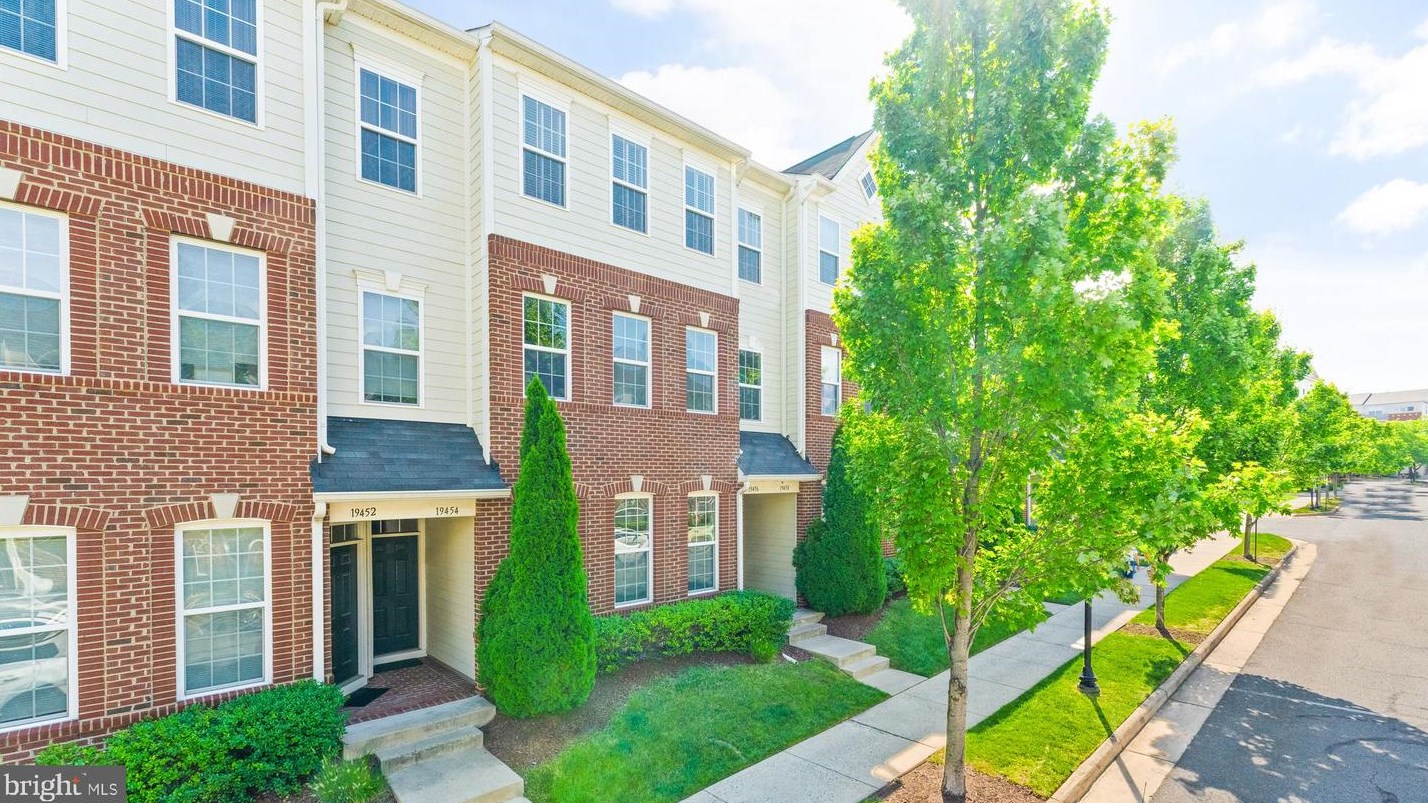 19458 Promenade Dr, Leesburg, VA 20176