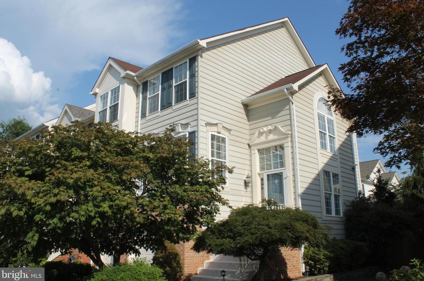 46721 Ashmere Sq, Dulles VA  20165-3555 exterior