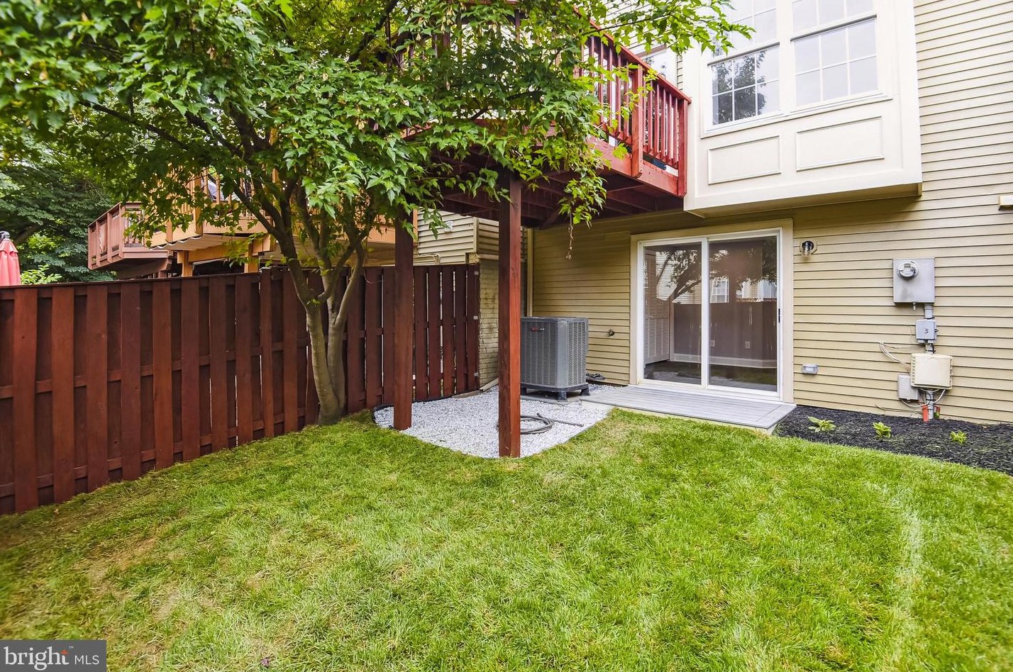 45581 Hutchens Sq, Sterling VA  20166-3009 exterior