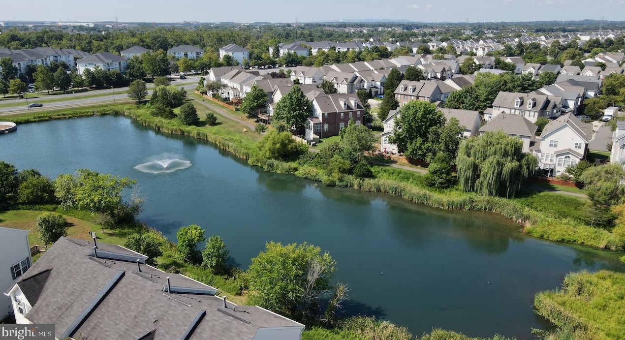 20946 Winola Ter, Ashburn VA 20147-6482 exterior