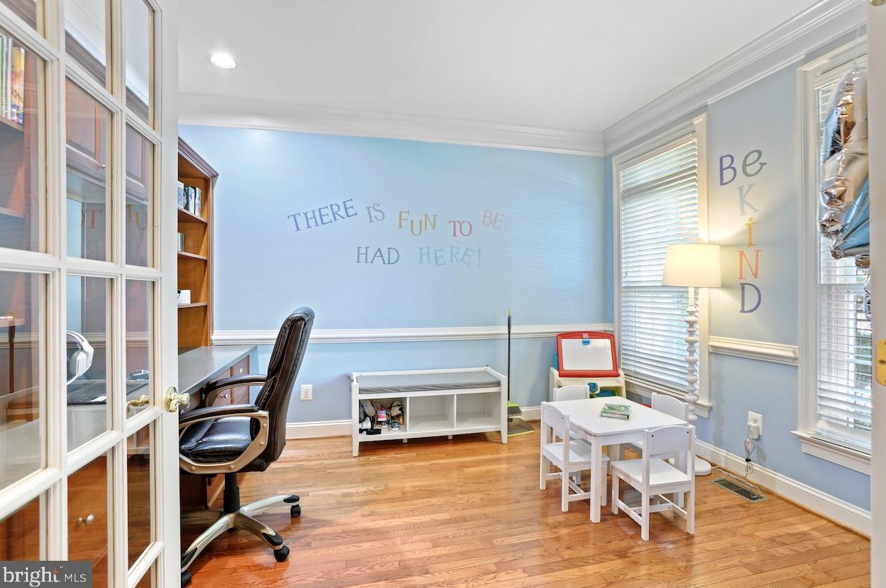 20946 Winola Ter, Ashburn VA 20147-6482 exterior