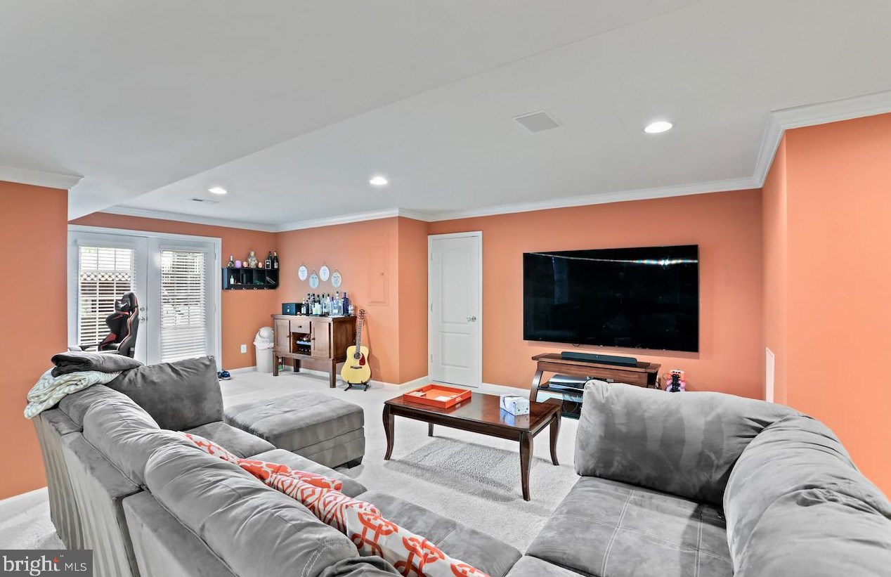 20946 Winola Ter, Ashburn VA 20147-6482 exterior