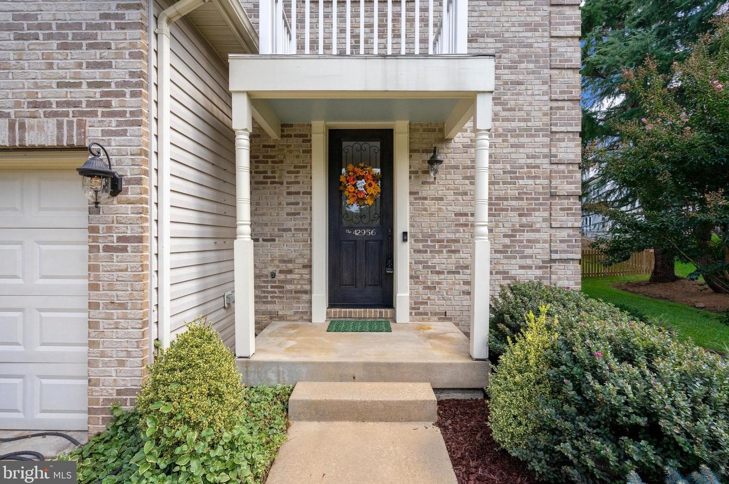 42956 Ellzey Dr, Ashburn, VA 20148-5064
