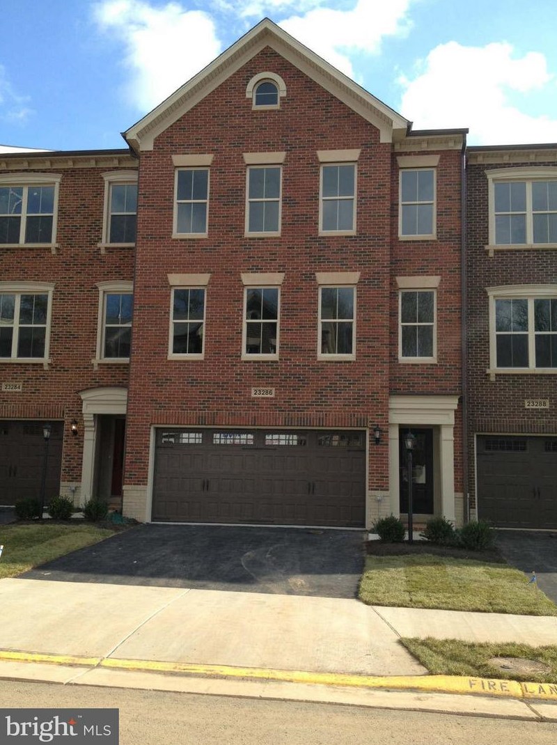 23286 Tradewind Dr, Ashburn, VA 20148