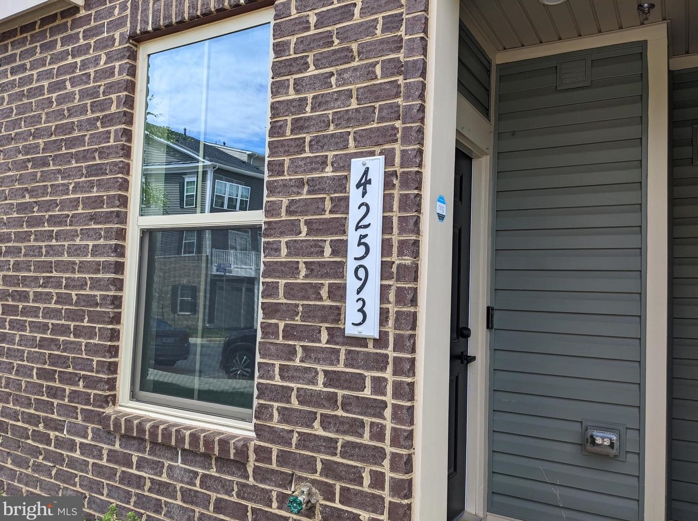 42593 Burbank Ter, Dulles, VA 20166-2690