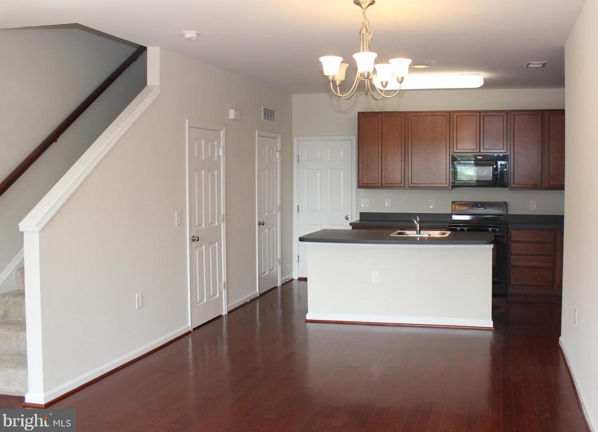 20597 Geddes Ter, Ashburn VA  20147-3590 exterior