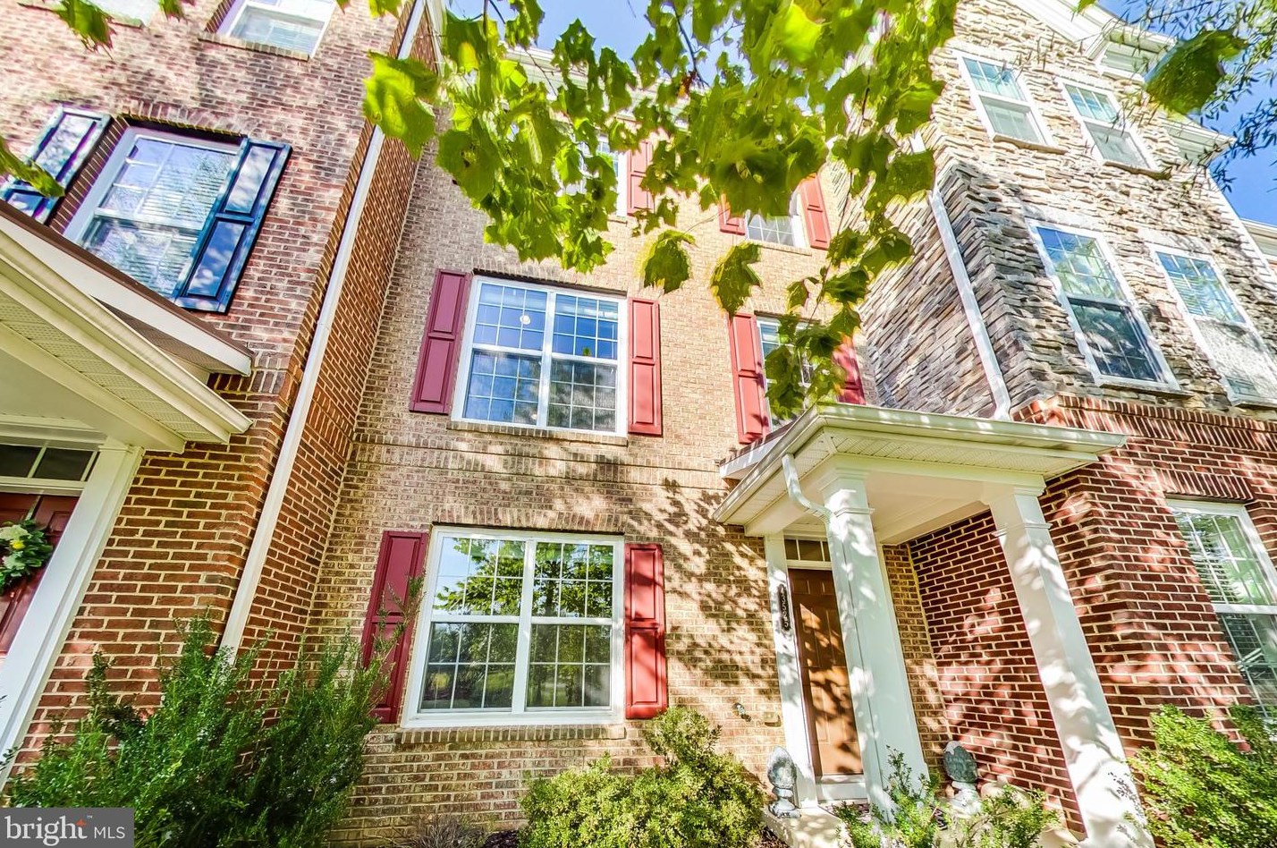 43525 Wheadon Ter, Fairfax, VA 20152-5819