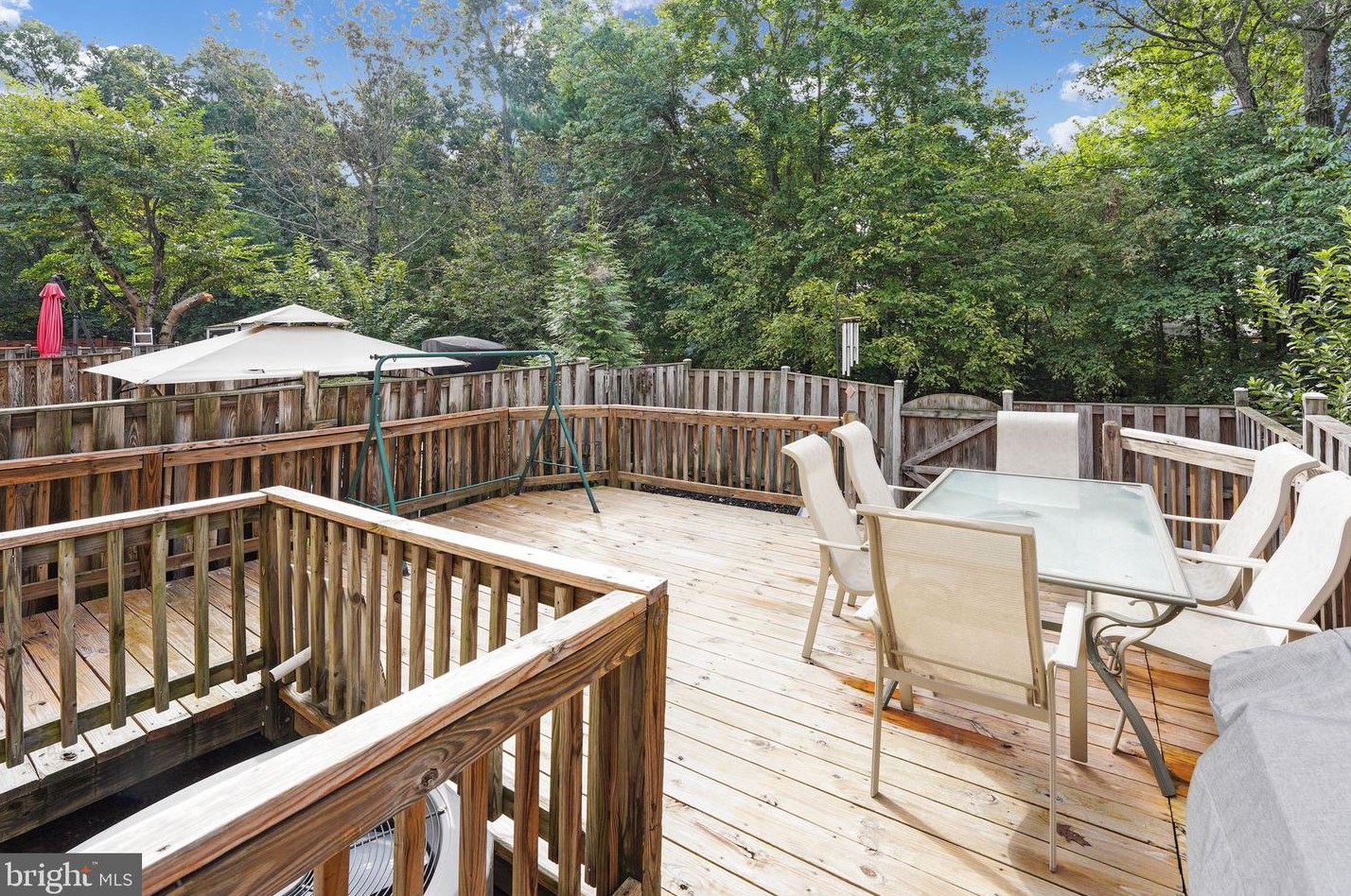 301 Chelmsford Ct, Dulles VA 20165-6402 exterior