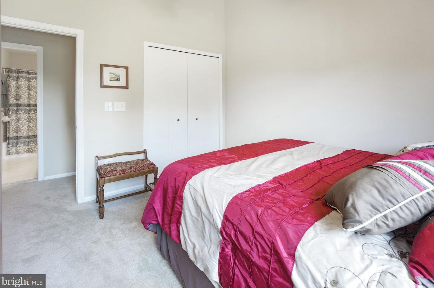 301 Chelmsford Ct, Dulles VA 20165-6402 exterior