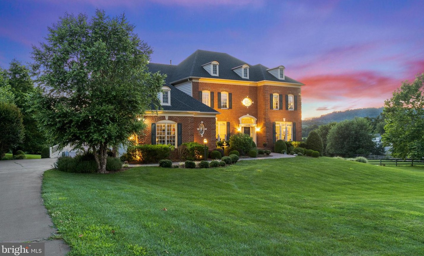 16545 Chestnut Overlook Dr, Purcellville, VA 20132