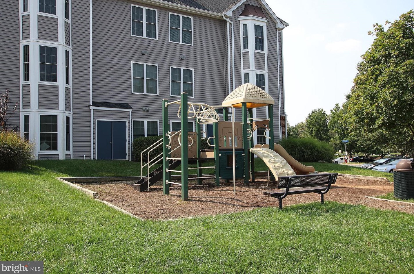 46588 Drysdale Ter, Dulles VA  20165-4332 exterior