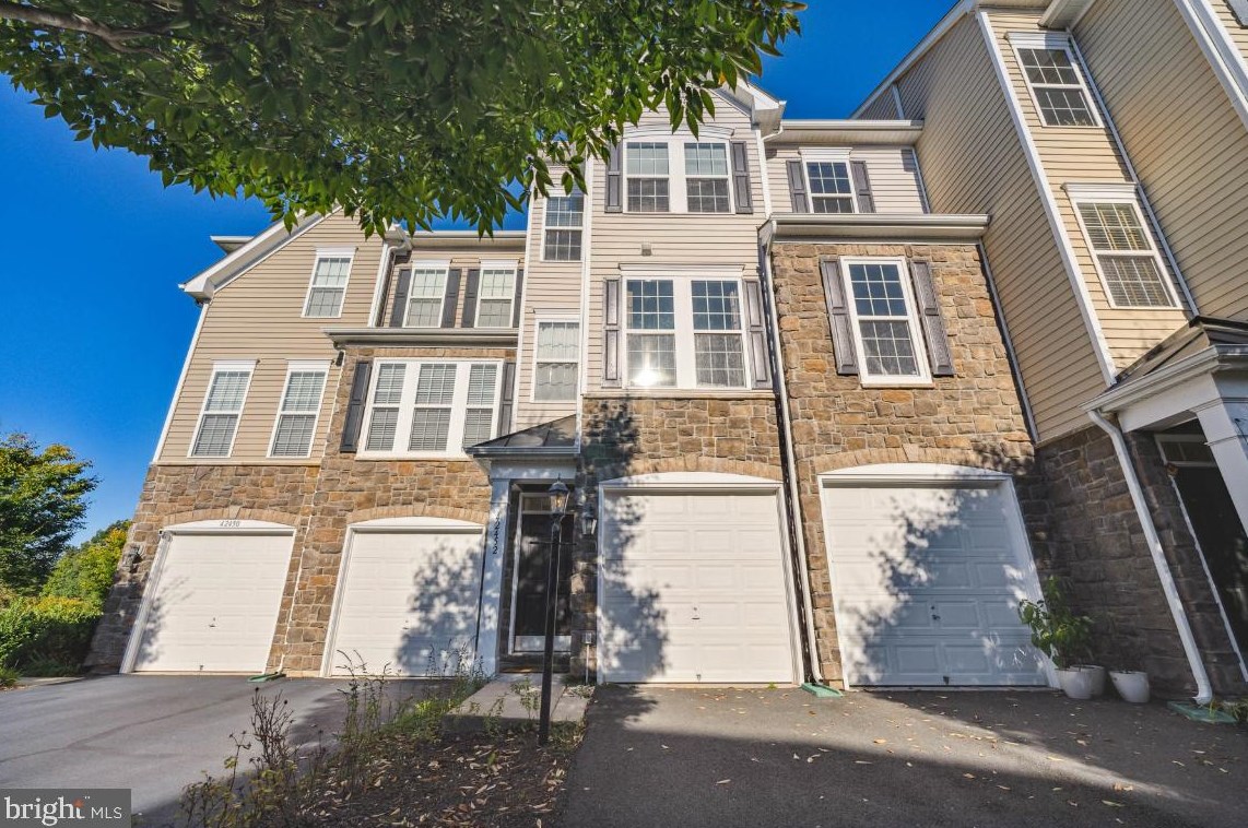 42452 Great Heron Sq, Ashburn, VA 20148-3655