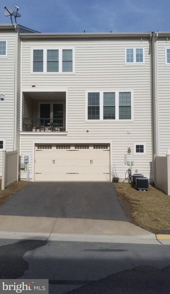 42530 Rowderbury Sq, Fairfax, VA 20152