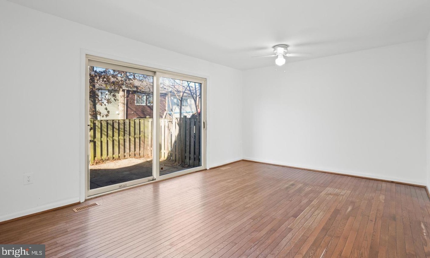 421 Argus Pl, Dulles, VA 20164