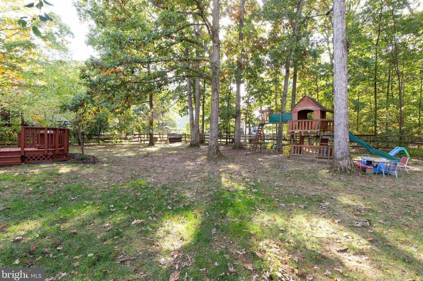 102 Caragana Ct, Dulles VA  20164-2830 exterior