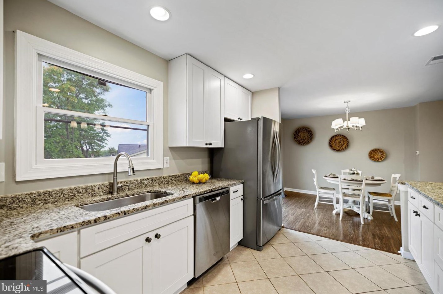 205 Alder Ave, Dulles VA  20164-3912 exterior