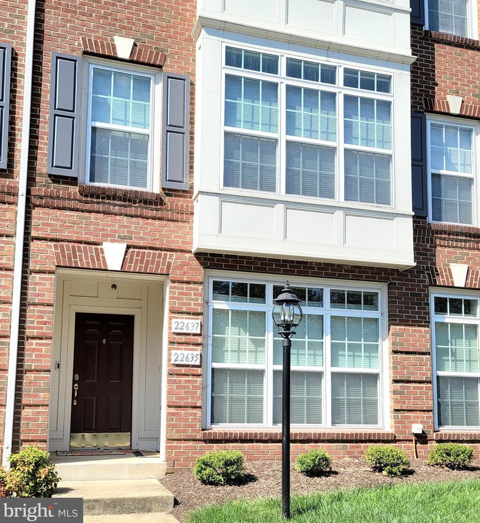 22635 Settlers Trail Ter, Ashburn, VA 20148