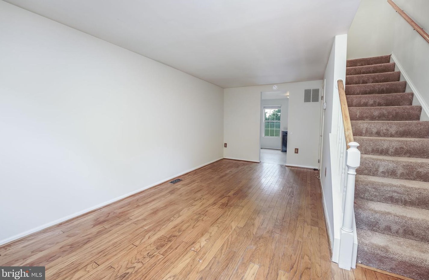 3 Palmer Ct, Dulles VA  20165-5716 exterior