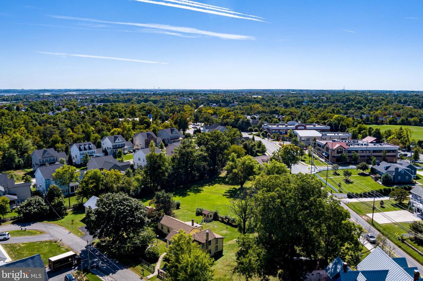 43785 Jenkins Ln, Ashburn, VA 20147-4823