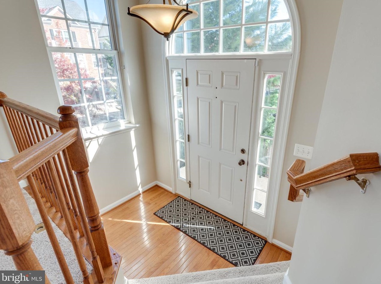 42687 Rolling Rock Sq, Fairfax, VA 20152-3950