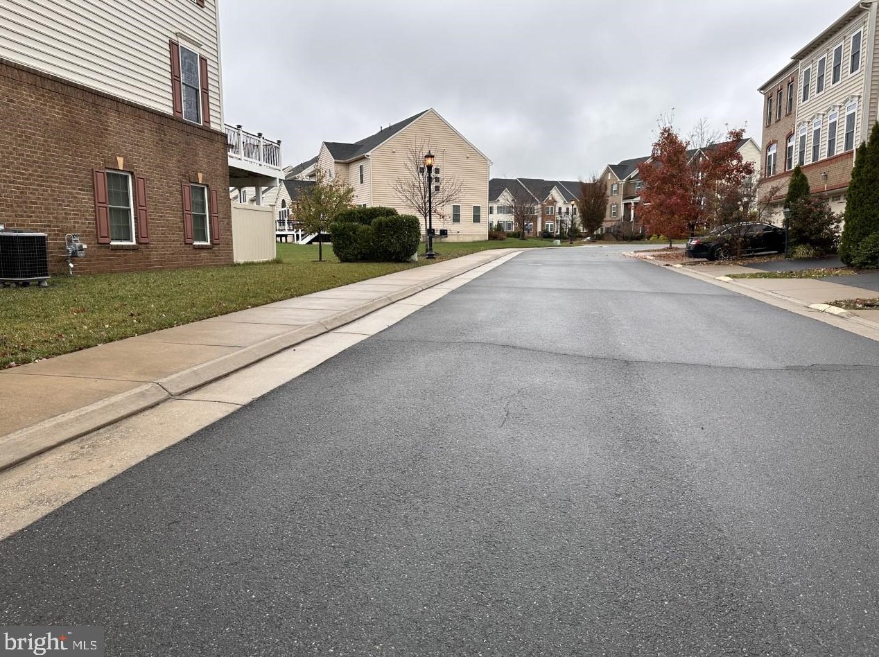 25134 Deerhurst Ter, Fairfax, VA 20152-6099