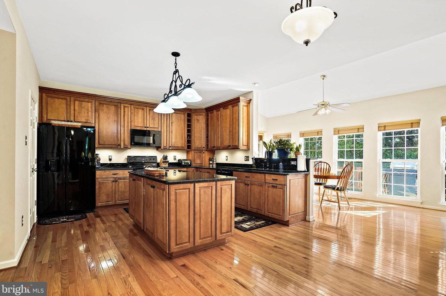 26093 Springdale Dr, Fairfax, VA 20152-3650