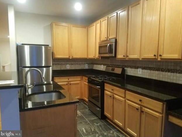 21568 Iredell Ter, Ashburn, VA 20148