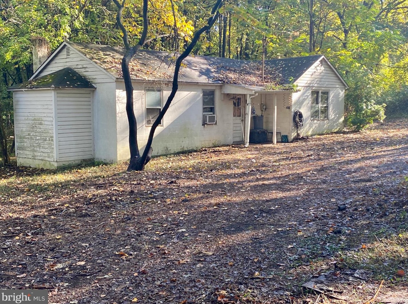 24490 Lenah Rd, Stone Ridge, VA 20105