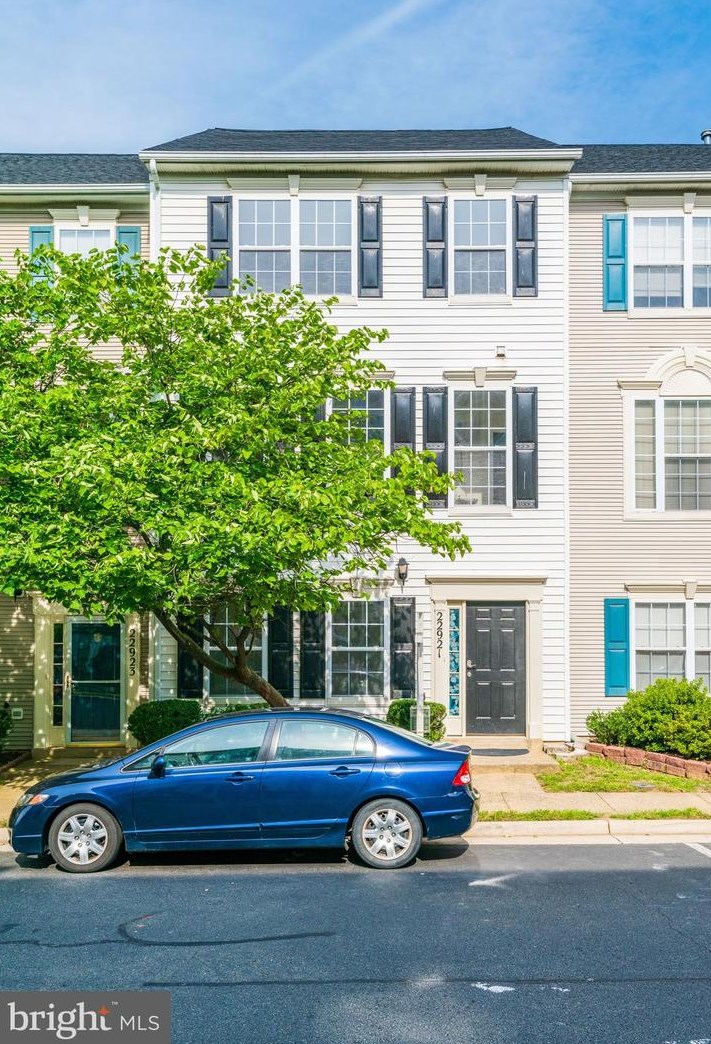 22921 Benson Ter, Dulles, VA 20166-4337