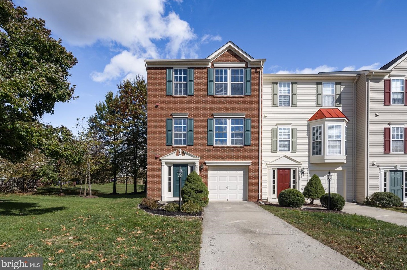 25254 Curiosity Sq, Stone Ridge, VA 20105