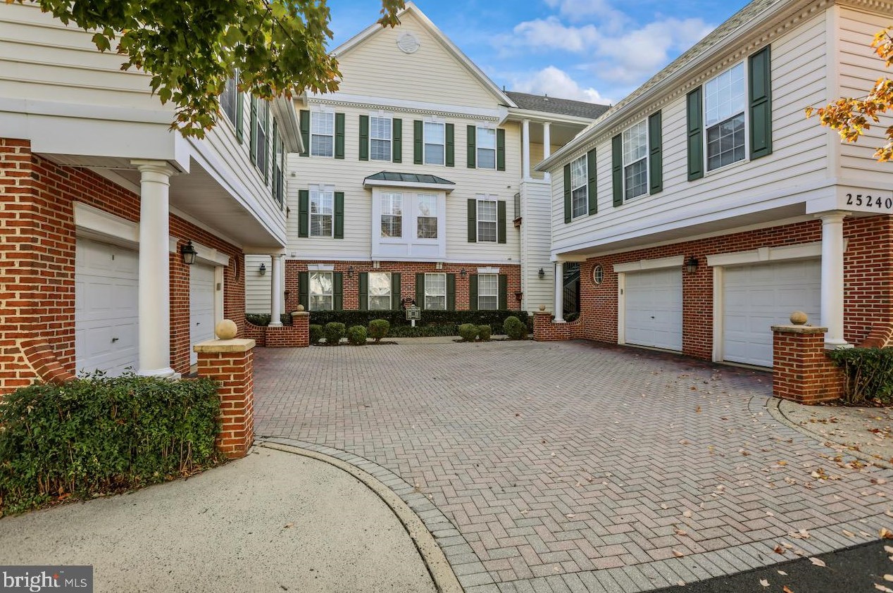 25240 Lake Shore Square #304, Fairfax, VA 20152