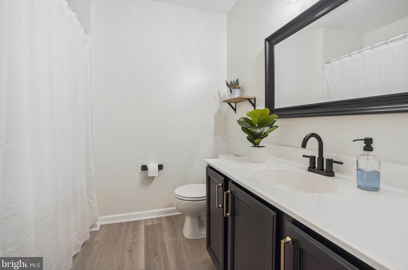 43005 Eustis St, Fairfax VA  exterior