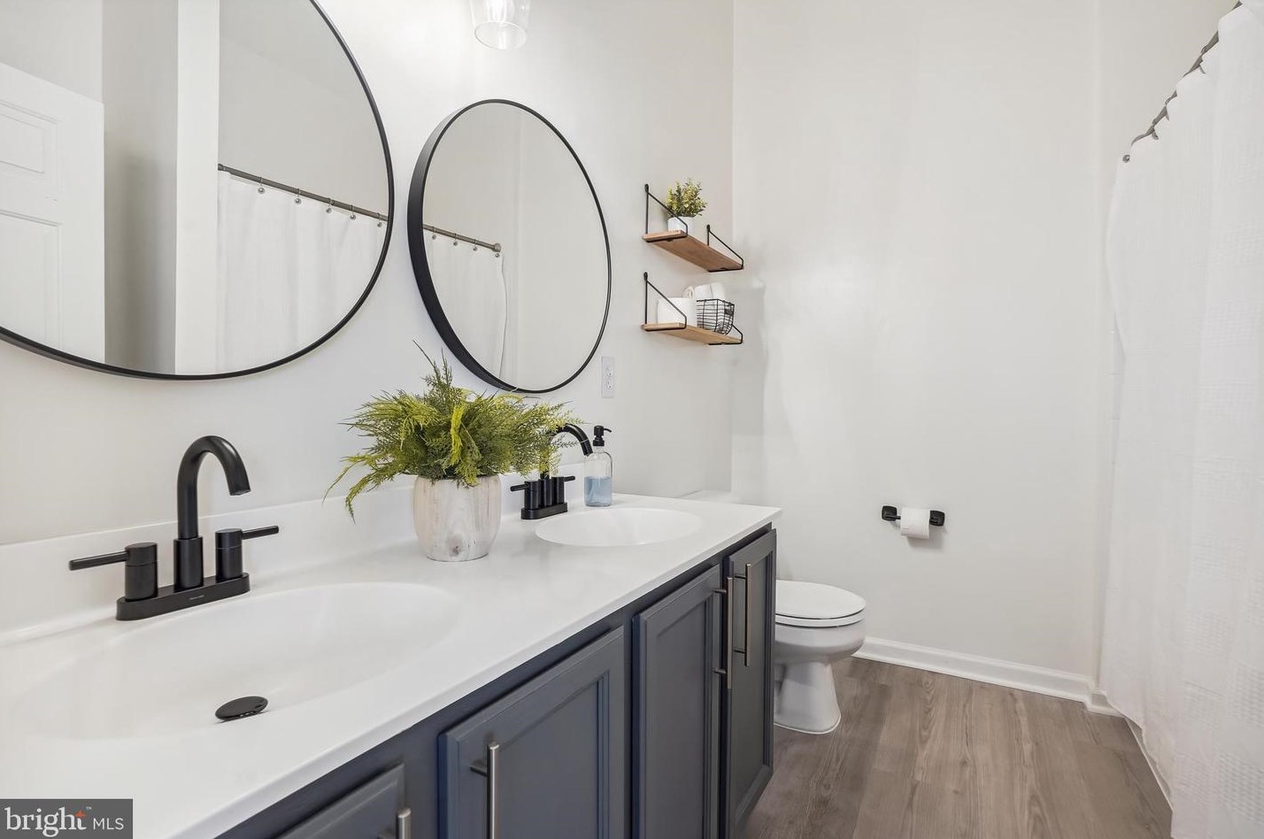 43005 Eustis St, Fairfax VA  exterior