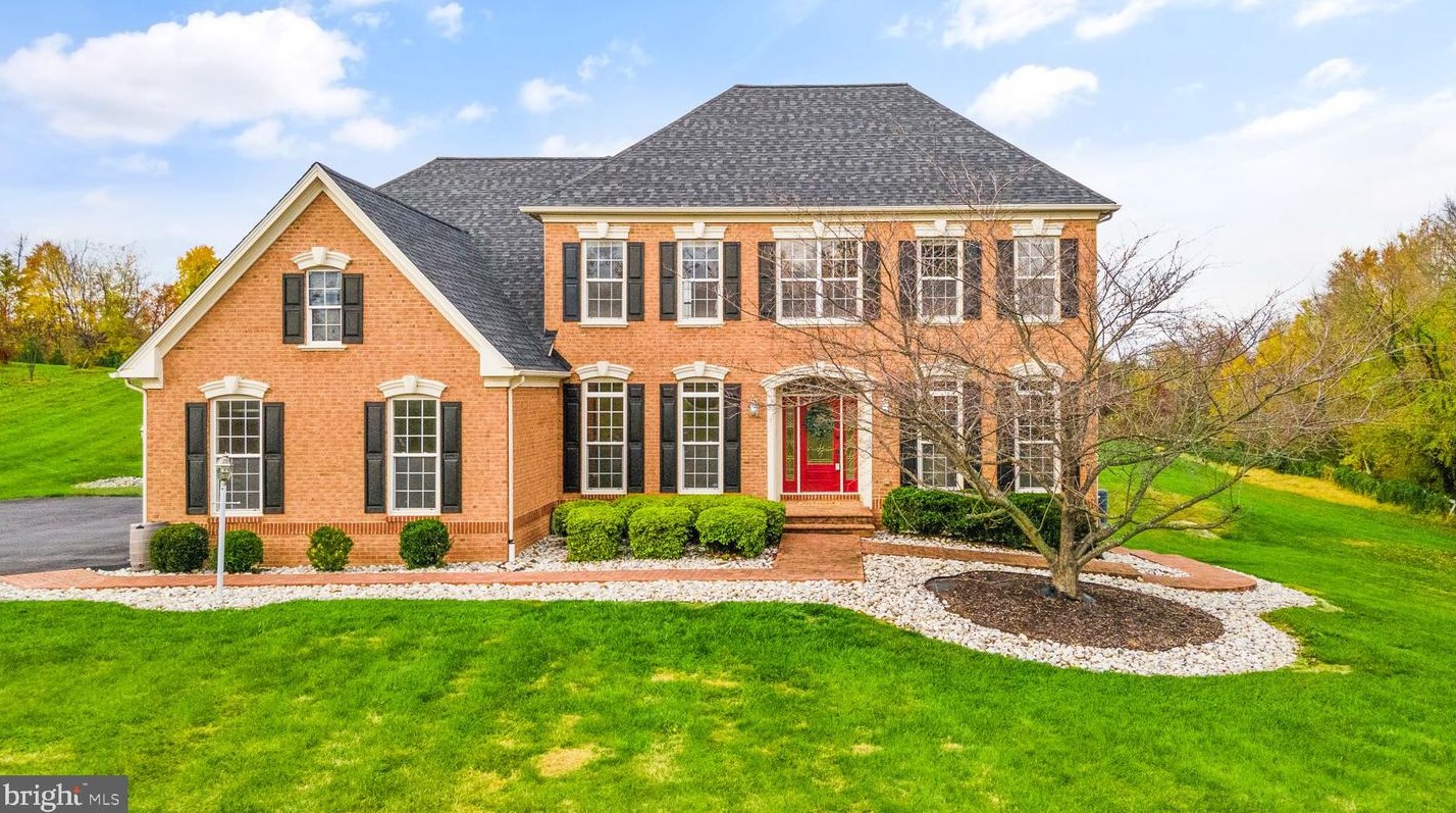 38662 Rambling Farm Dr, Hamilton, VA 20158
