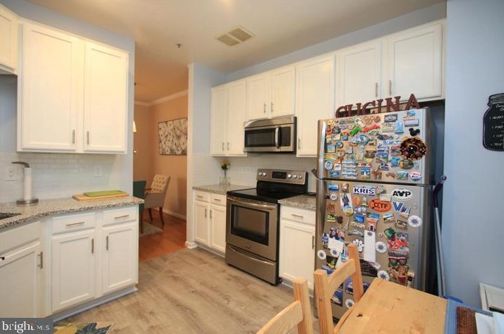 20478 Cool Fern Sq, Ashburn, VA 20147-3357