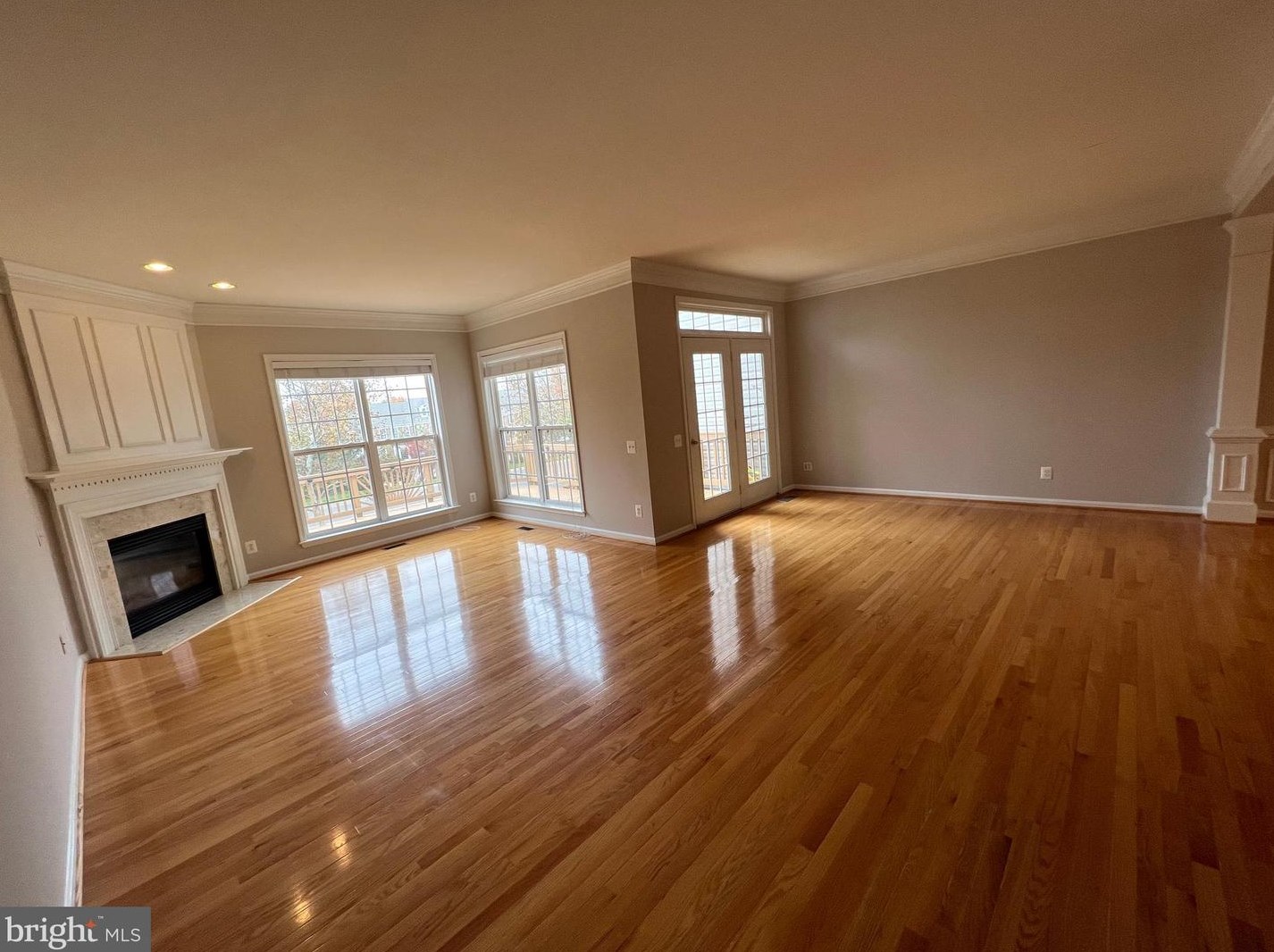 45776 Mountain Pine Sq, Dulles VA  20166-7214 exterior