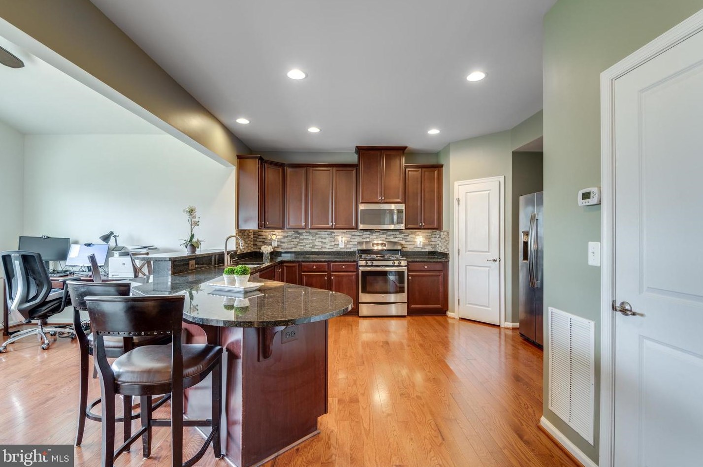 25506 Kylemore Dr, Stone Ridge VA  20105 exterior