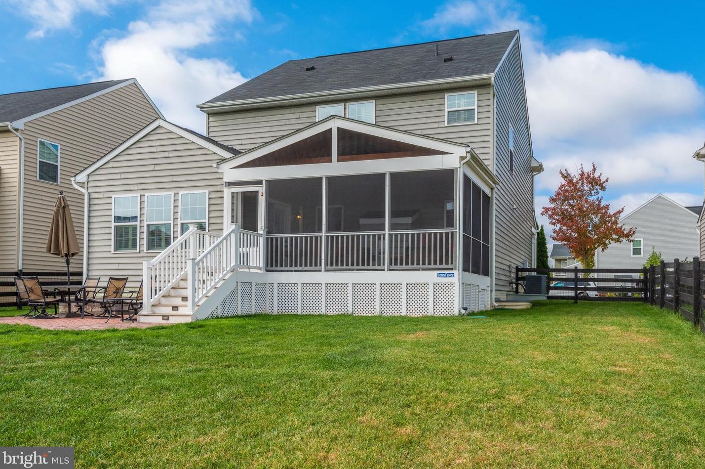 25506 Kylemore Dr, Stone Ridge VA  20105 exterior