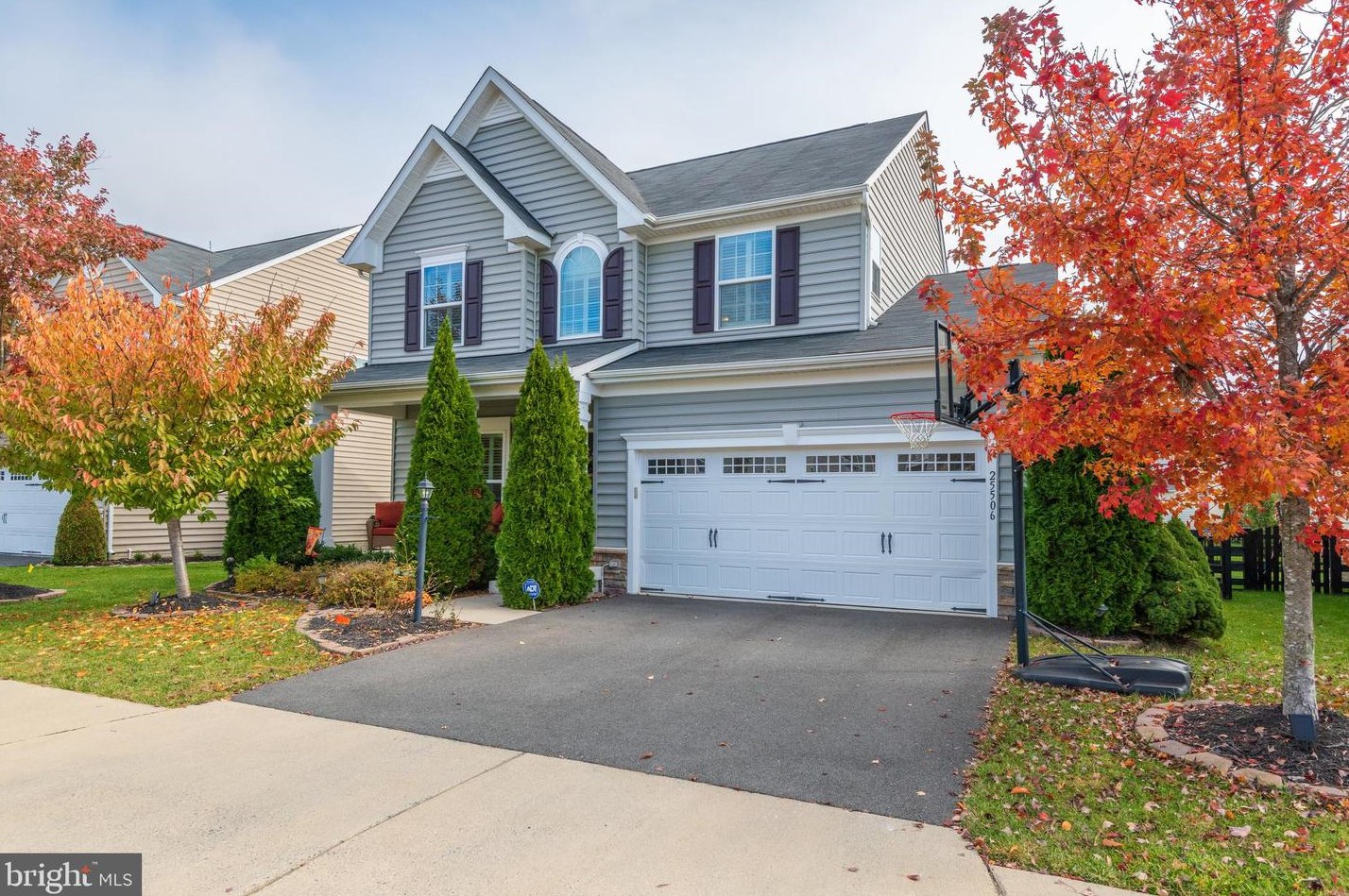 25506 Kylemore Dr, Stone Ridge, VA 20105