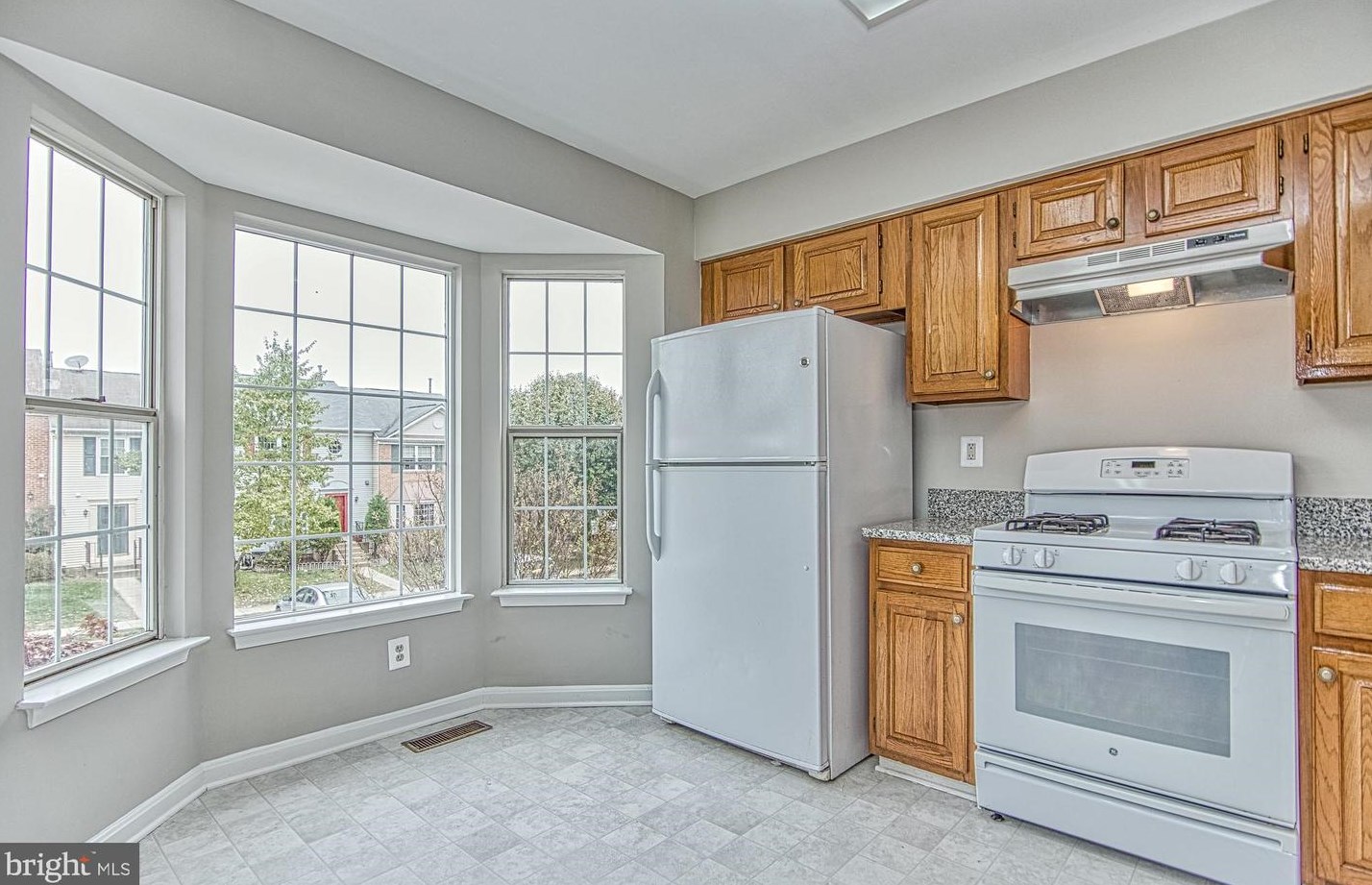 43513 Blacksmith Sq, Ashburn, VA 20147-4637