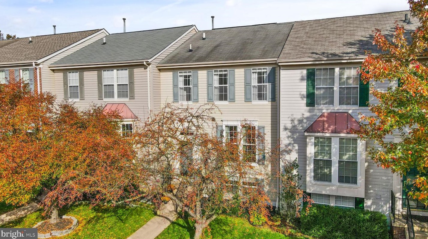 43215 Gatwick Sq, Ashburn, VA 20147-4437