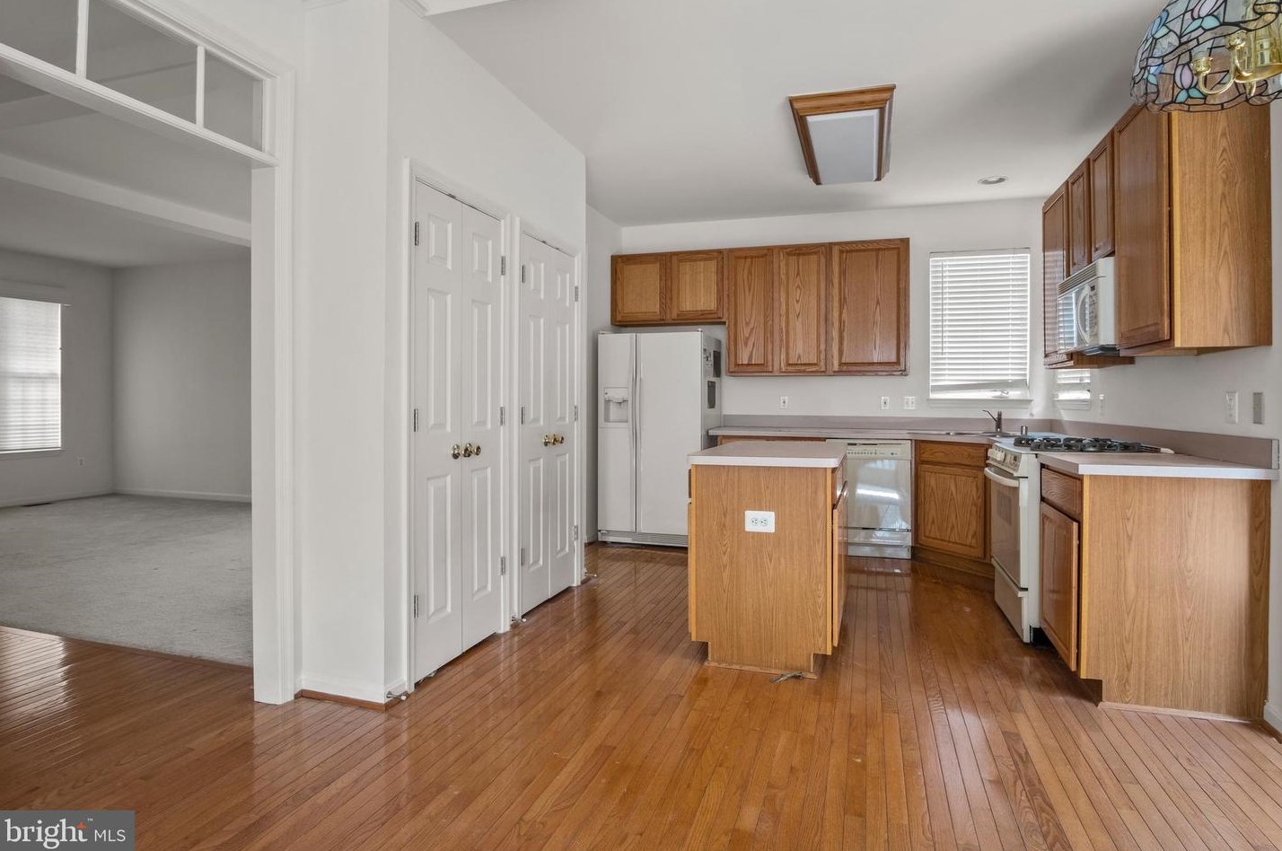 21434 Plymouth Pl, Ashburn VA  20147-4544 exterior