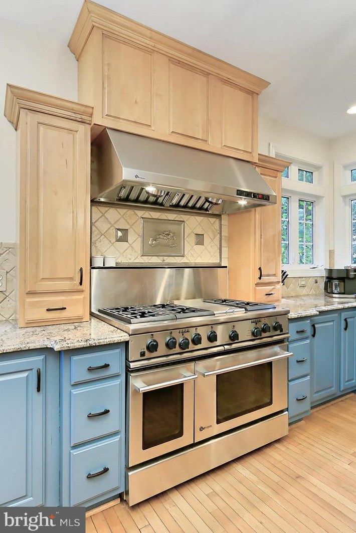 21027 Forest Highlands Ct, Ashburn VA  20147-4768 exterior