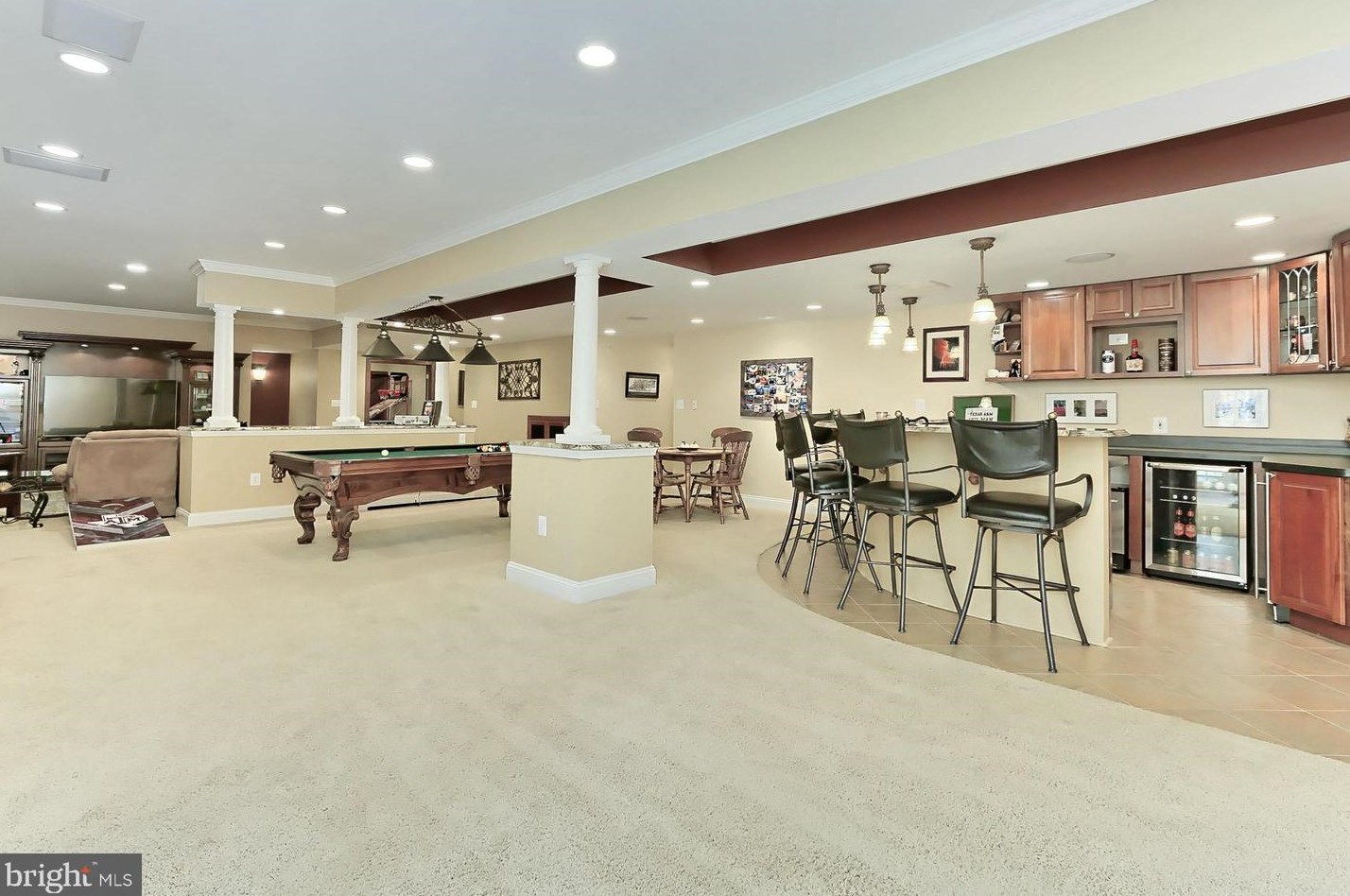 21027 Forest Highlands Ct, Ashburn VA  20147-4768 exterior